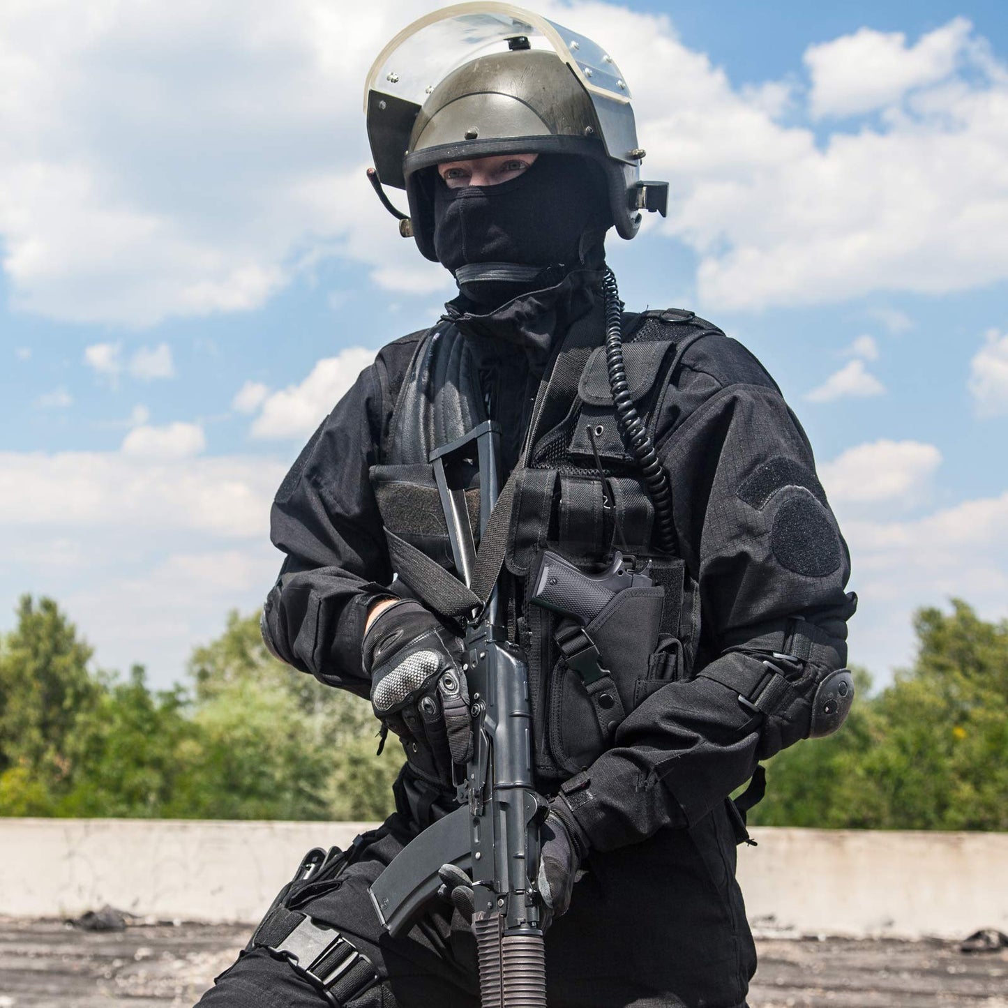 Tactical Vest with Detachable Belt