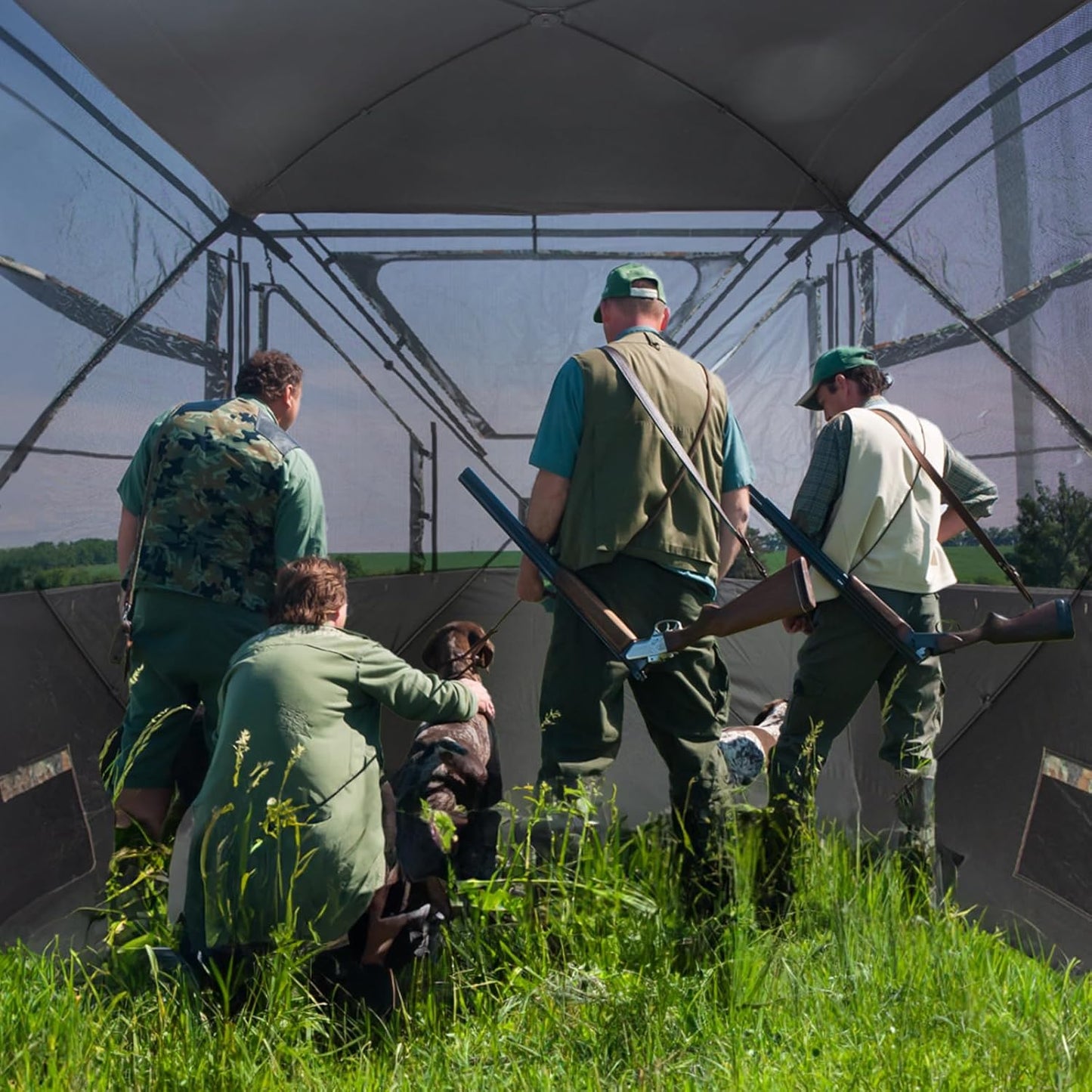 3-4 Person Hunting Blind with Magnetic Full Open Door